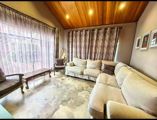 5 BEDROOM HOUSE FOR SALE IN VAALPARK